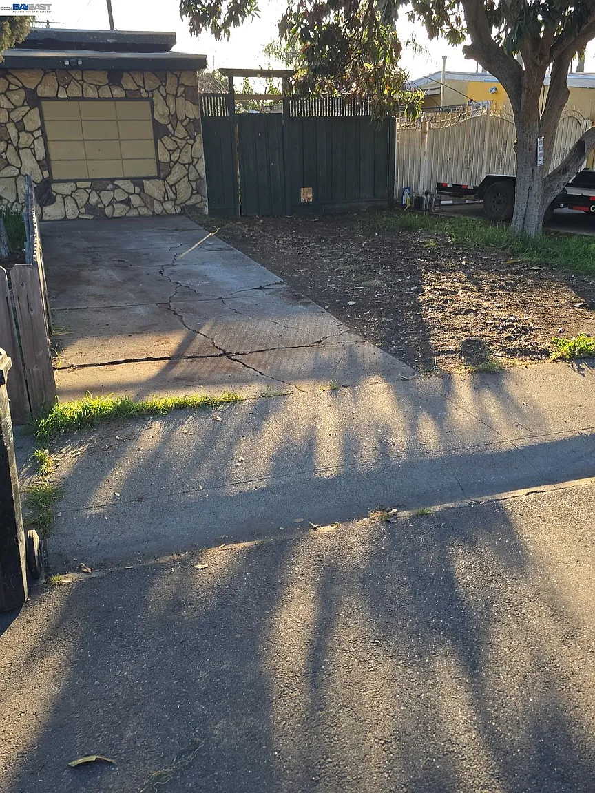 10097 Torrance Ave photo 1