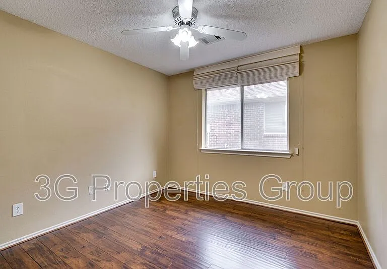 3900 Oak Park Dr — Photo 22