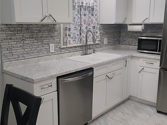 5th image of 5007 Sheridan Rd