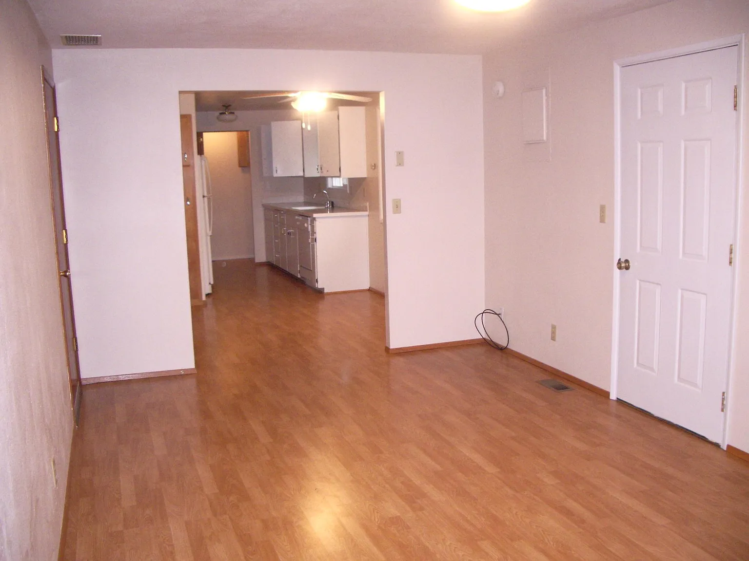 3 bed, 1200 sqft, $2,295 — Photo 3