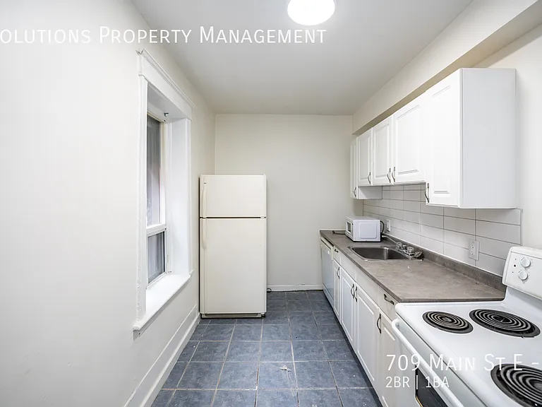 709 Main St E #3 — Photo 14