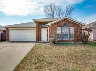 2351 Kelton St, Fort Worth, TX 76133