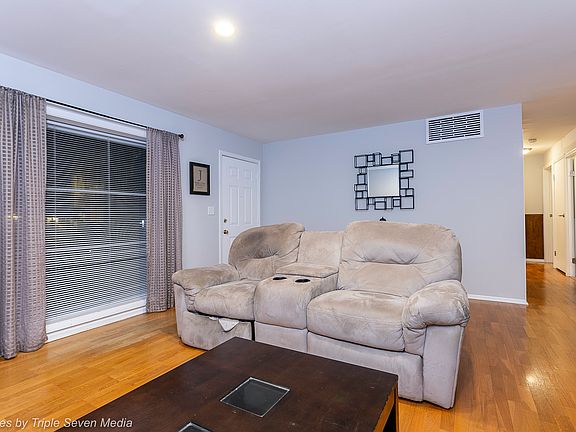 3rd image of 10228 Hibiscus Dr