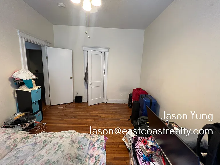 27 Queensberry St #3 — Photo 6