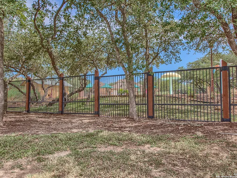 714 Raceland Rd — Photo 35