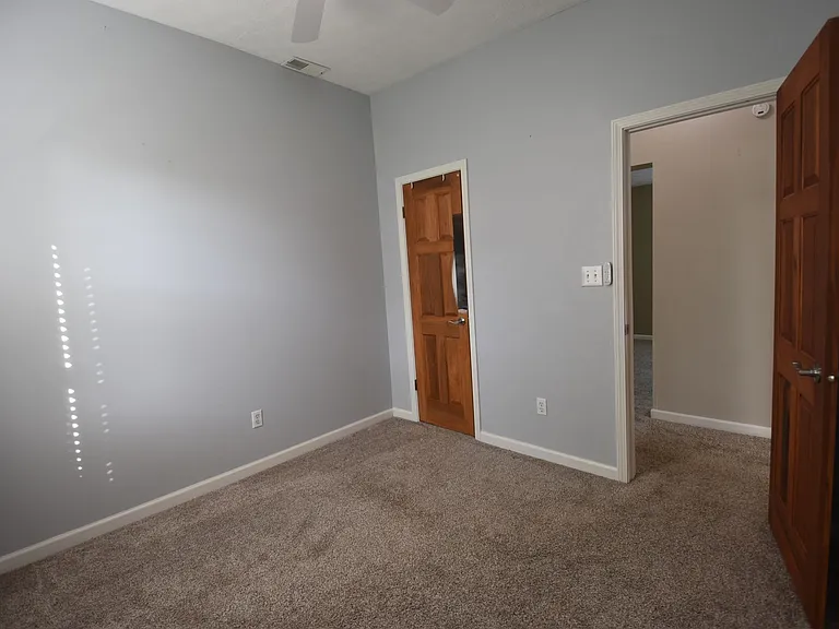 226 Walnut St — Photo 13