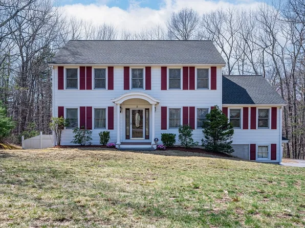 5 Ridge Rd, Tyngsboro, MA 01879