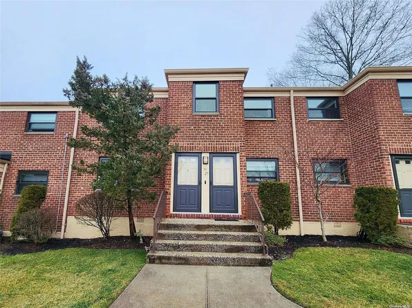 75-27 217th St 1st Fl, Bayside, NY 11364