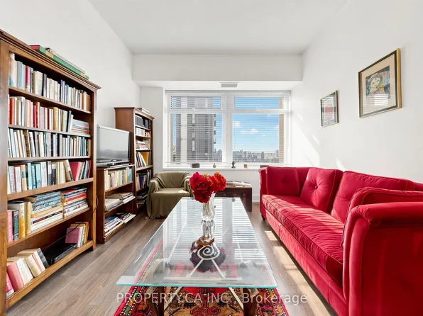 111 Saint Clair Ave W, Toronto, ON