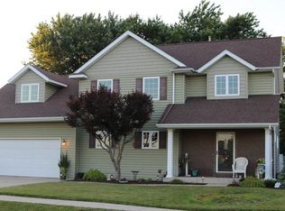 135 Dragonfly Cir, Geneseo, IL 61254