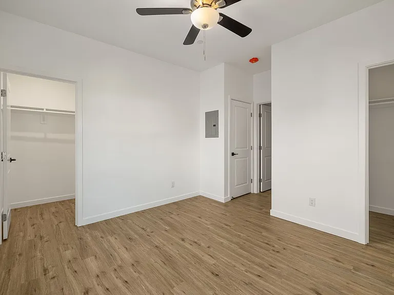 6763-6765 N Elman St — Photo 12