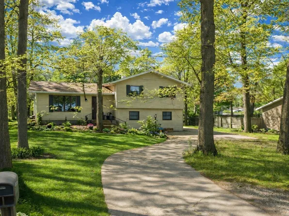 11816 Reek Dr, Osceola, IN 46561