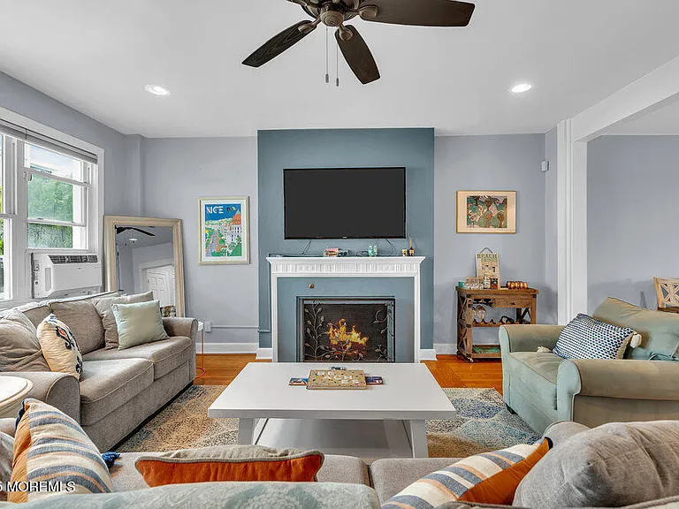 8 Deal Lake Ct — Photo 1