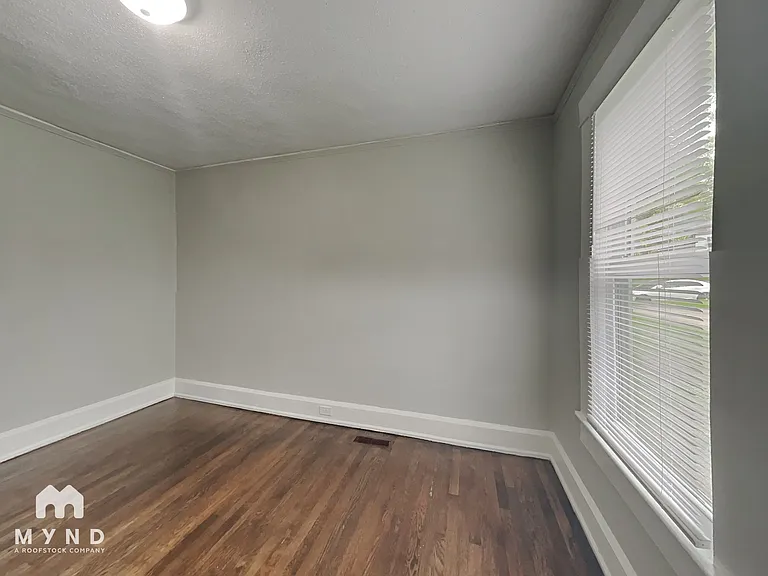 4817 Avenue N — Photo 18