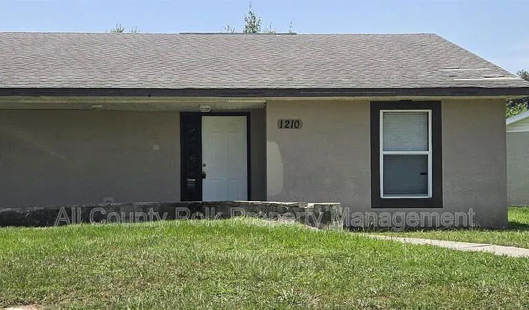 1210 Fairway Dr — Photo 1