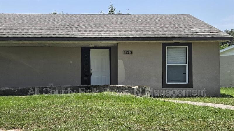 1st image of 1210 Fairway Dr