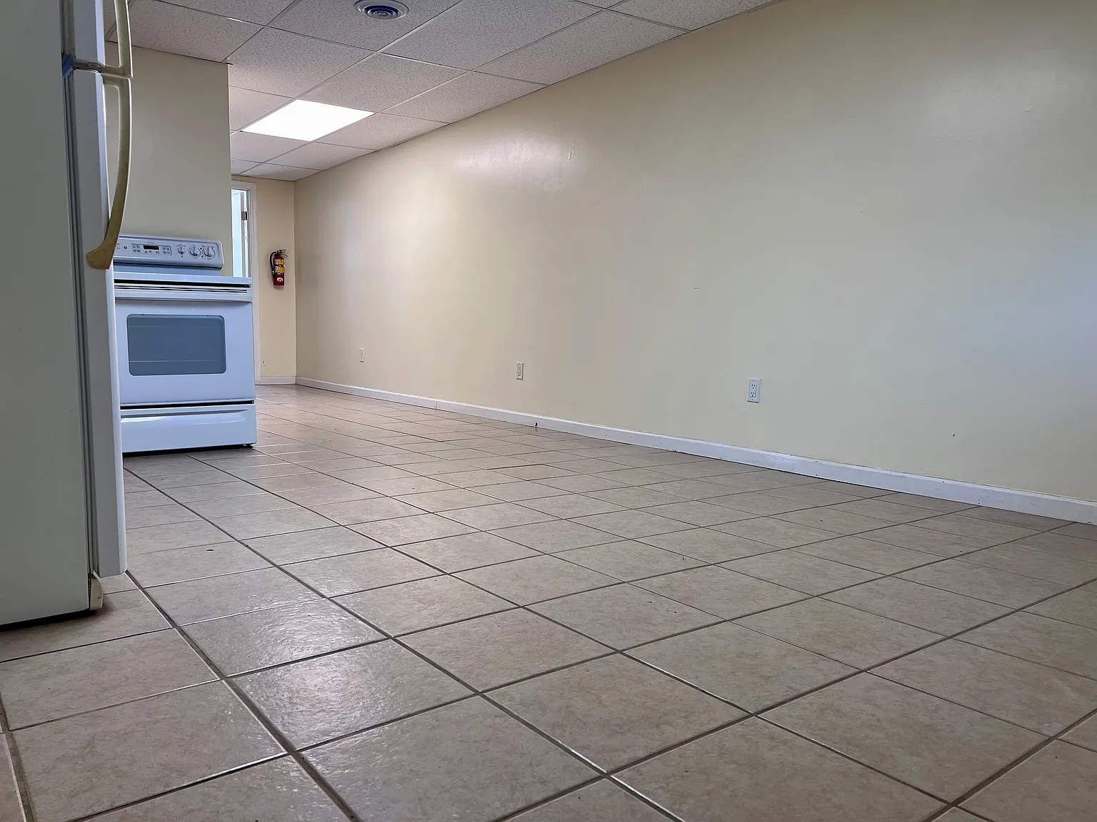 3 bed, $900 — Photo 2