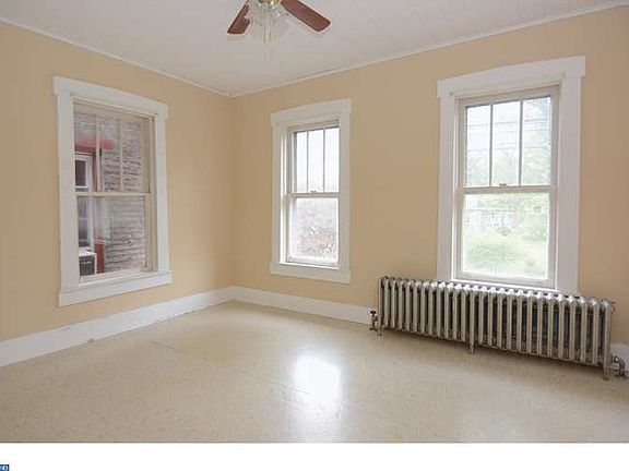 4th image of 327 W Penn Ave