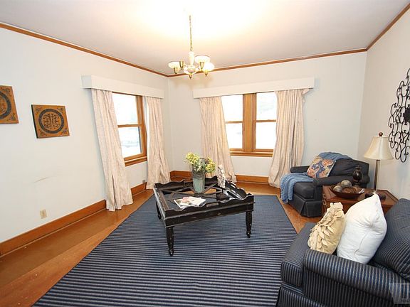 3rd image of 515 21st St SE