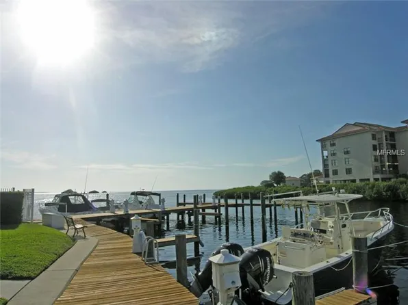 1513 Wharfside Dr, Tarpon Springs, FL 34689