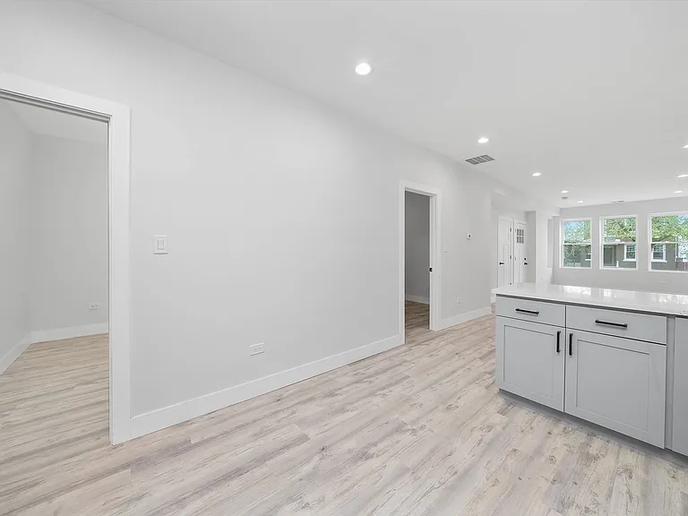 1628 S 50th Ave #3 — Photo 12
