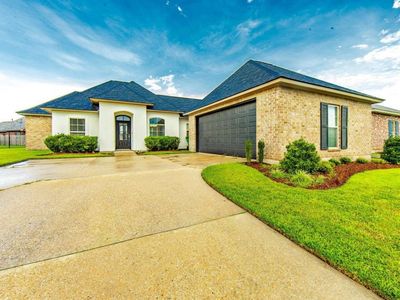 121 Lake Accardo Ave, Thibodaux, LA, 70301