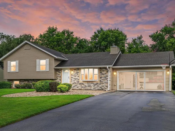 W227N2573 Meadowood LANE, Waukesha, WI 53186