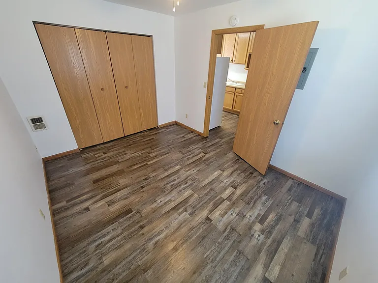 1711 La Crescent St #114 — Photo 10