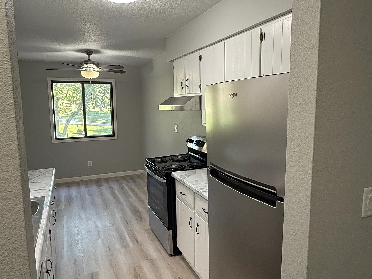 2 bed, 881 sqft, $1,250 — Photo 3