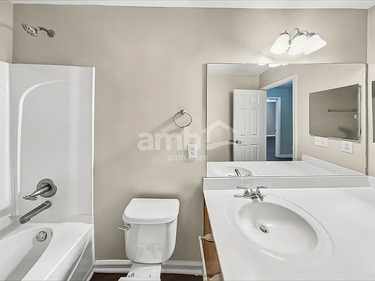 406 Howell Xing — Photo 22