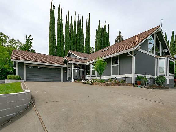 2nd image of 8361 Willowdale Way