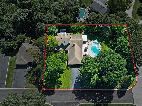 3rd image of 3000 California Ave