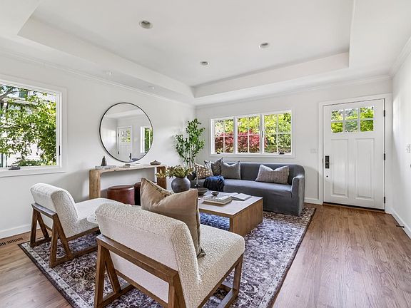 5th image of 44 Catalpa Avenue