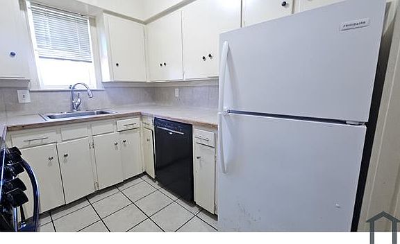 5th image of 2420 Louise St #12