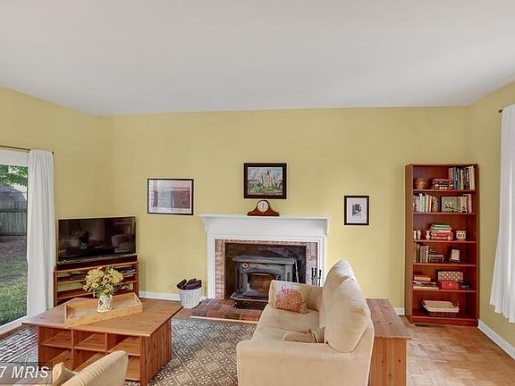 3rd image of 12918 Colby Dr