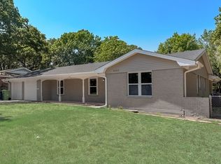 6225 Ravenswood Dr, Fort Worth, TX 76112