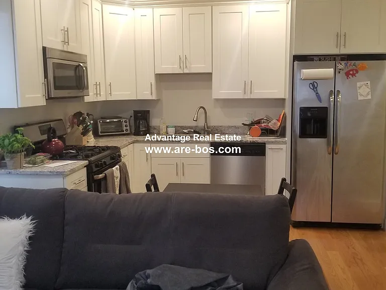 121 Webster Ave #3 — Photo 2