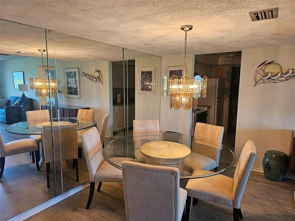 2 bed, 2.0 bath, 1178 sqft, $1,300 — Photo 4