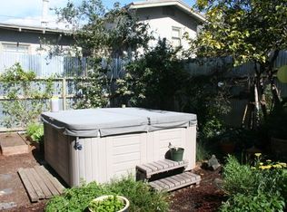 1035 61st St, Oakland, CA 94608