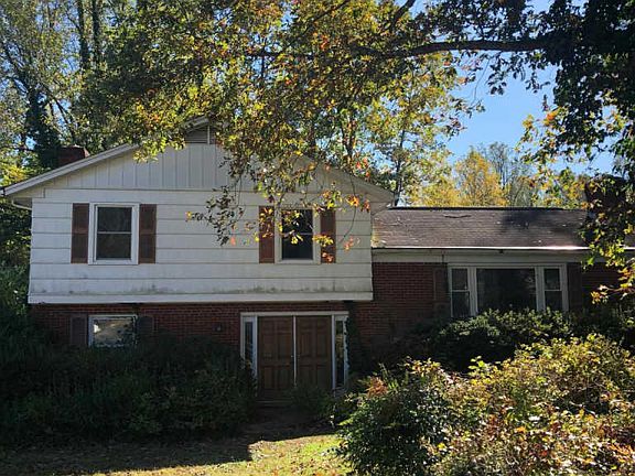 4th image of 1750 Long Green Ct