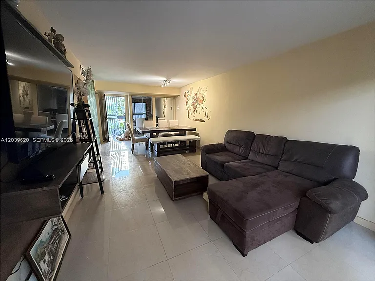 833 West Ave #204 — Photo 3