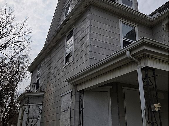 3rd image of 727 W High St