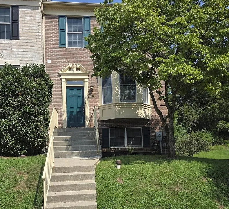 937 Walnut Wood Rd