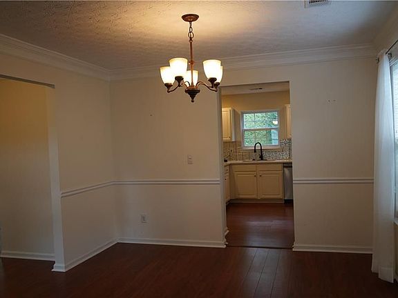 4th image of 208 Weatherstone Pointe Dr