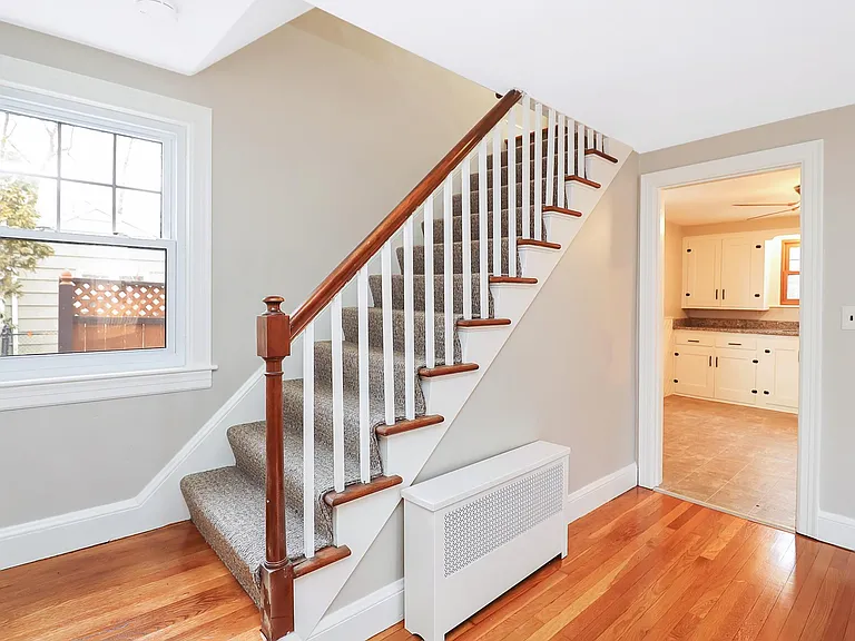 142 Elmwood Ave — Photo 20
