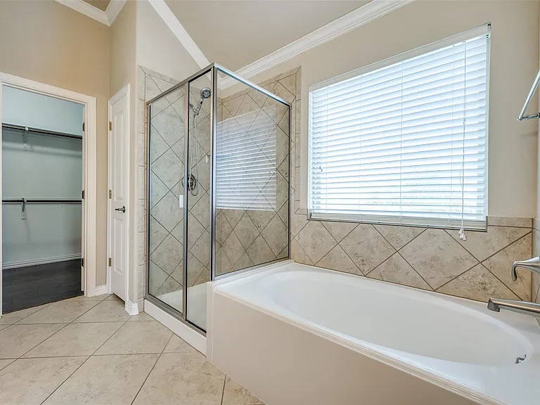 1017 Nob Hill Pl — Photo 9