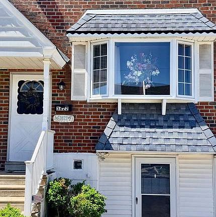 3rd image of 3622 Genesee Dr