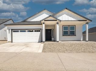 761 Spyglass Dr, Bandon, OR 97411