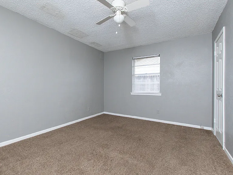 1520 McCarthy Ave — Photo 13