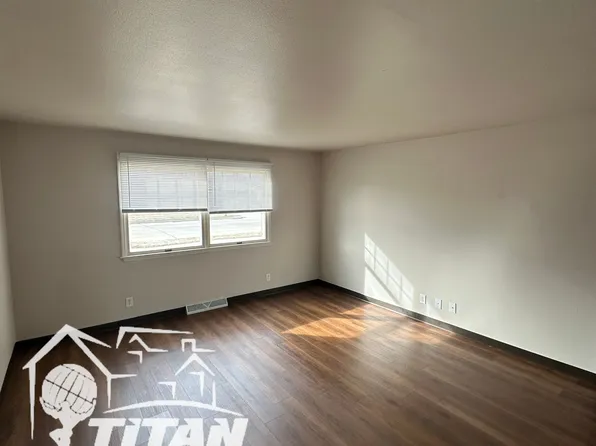 1260 Cumberland Trl, Oshkosh, WI